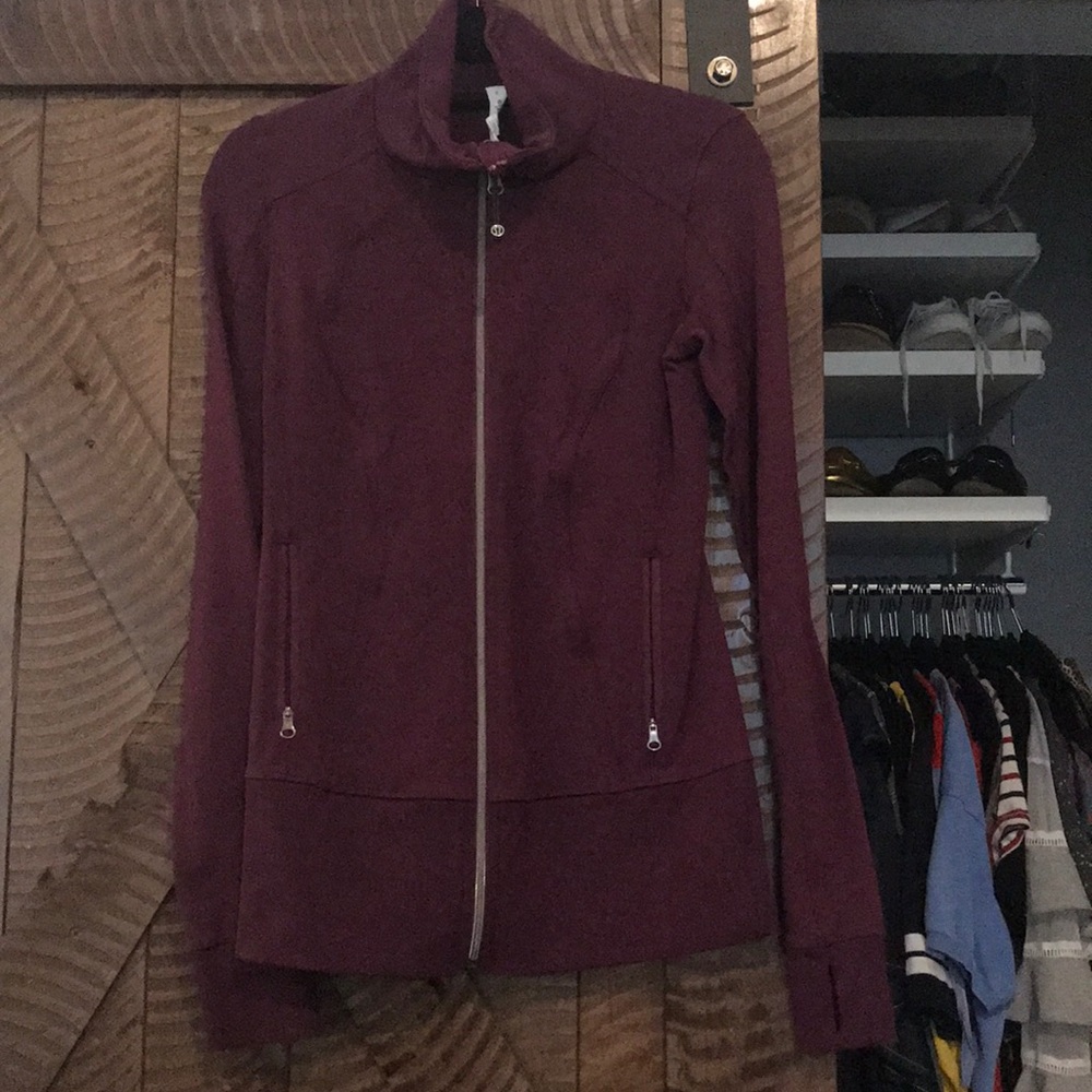 SiE 6 deep plum Lululemon zipup.